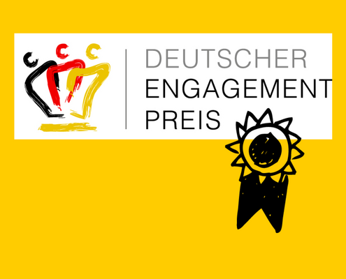 gelbes Rechteck mit dem Logo des Deutschen Engagementpreises und einem Orden als Icon